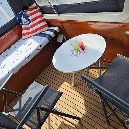 Boat Allemansfreon - Kamperen Op Het Water - Niet Om Mee Te Varen - Read Host Profile-Lees Hostprofiel Jutrijp ภายนอก รูปภาพ