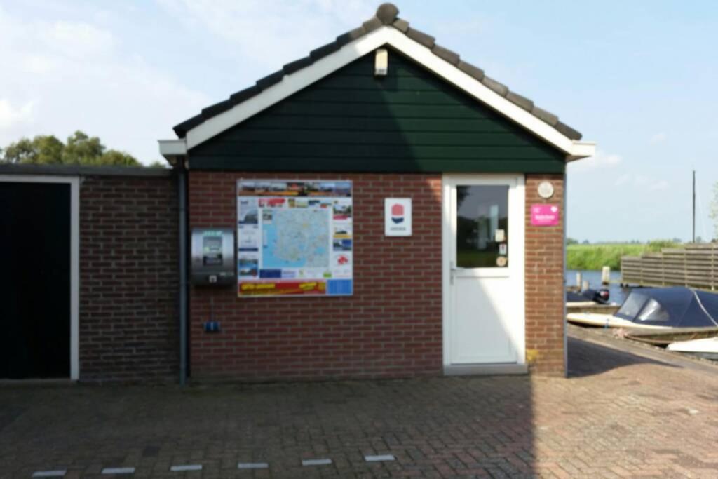 Boat Allemansfreon - Kamperen Op Het Water - Niet Om Mee Te Varen - Read Host Profile-Lees Hostprofiel Jutrijp ภายนอก รูปภาพ