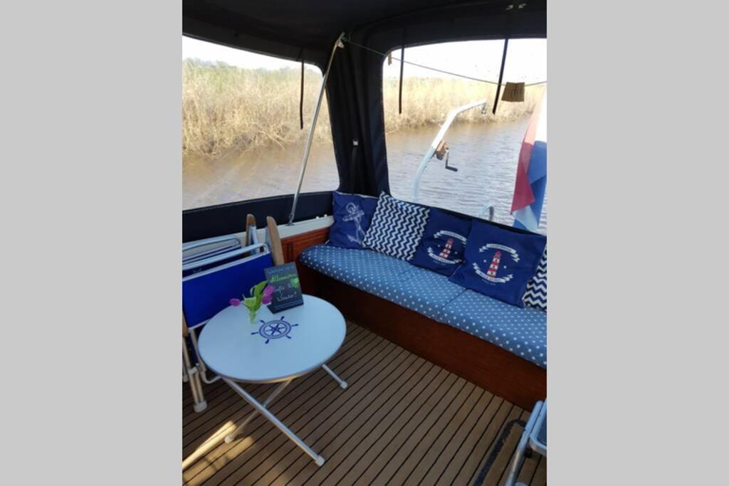 Boat Allemansfreon - Kamperen Op Het Water - Niet Om Mee Te Varen - Read Host Profile-Lees Hostprofiel Jutrijp ภายนอก รูปภาพ