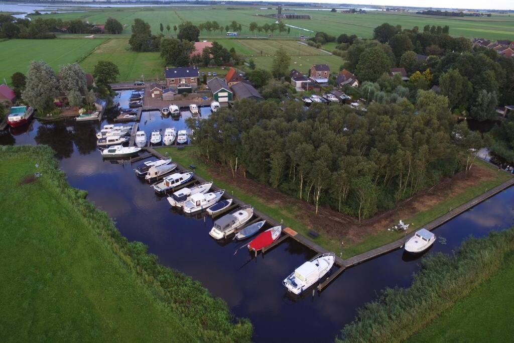Boat Allemansfreon - Kamperen Op Het Water - Niet Om Mee Te Varen - Read Host Profile-Lees Hostprofiel Jutrijp ภายนอก รูปภาพ