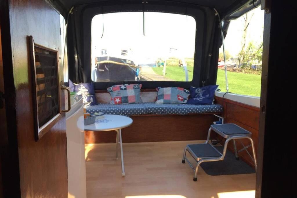 Boat Allemansfreon - Kamperen Op Het Water - Niet Om Mee Te Varen - Read Host Profile-Lees Hostprofiel Jutrijp ภายนอก รูปภาพ