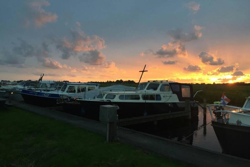 Boat Allemansfreon - Kamperen Op Het Water - Niet Om Mee Te Varen - Read Host Profile-Lees Hostprofiel Jutrijp ภายนอก รูปภาพ
