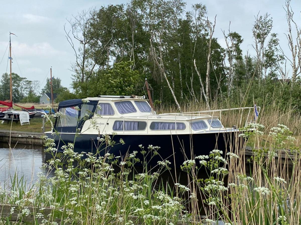 Boat Allemansfreon - Kamperen Op Het Water - Niet Om Mee Te Varen - Read Host Profile-Lees Hostprofiel Jutrijp ภายนอก รูปภาพ