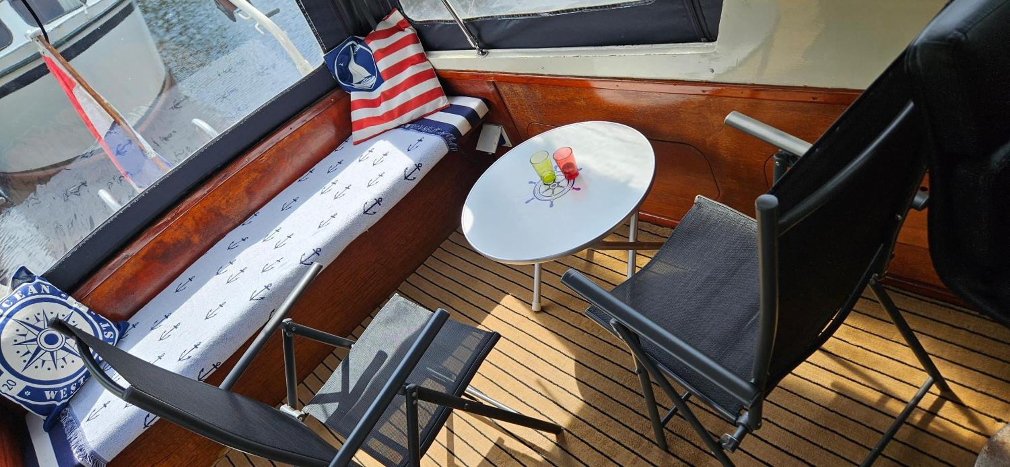 Boat Allemansfreon - Kamperen Op Het Water - Niet Om Mee Te Varen - Read Host Profile-Lees Hostprofiel Jutrijp ภายนอก รูปภาพ